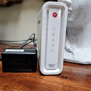 Motorola White SURFboard SB6141 Cable Modem